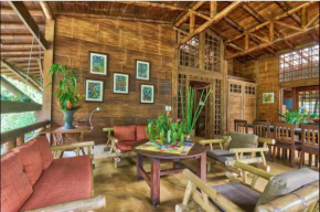 Finca Anjala - Architectural lodge on sustainable